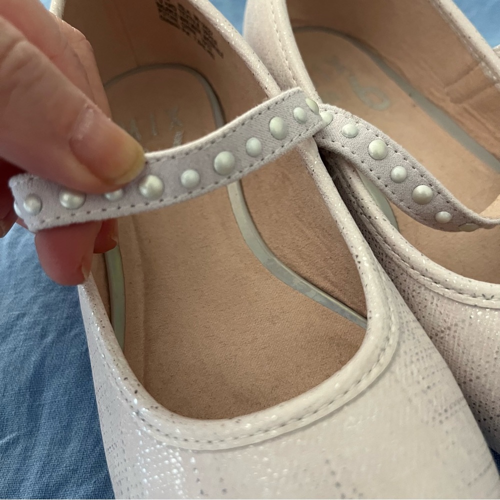 NEW Mix No. 6 girls flats - size 12 - Picture 2 of 4